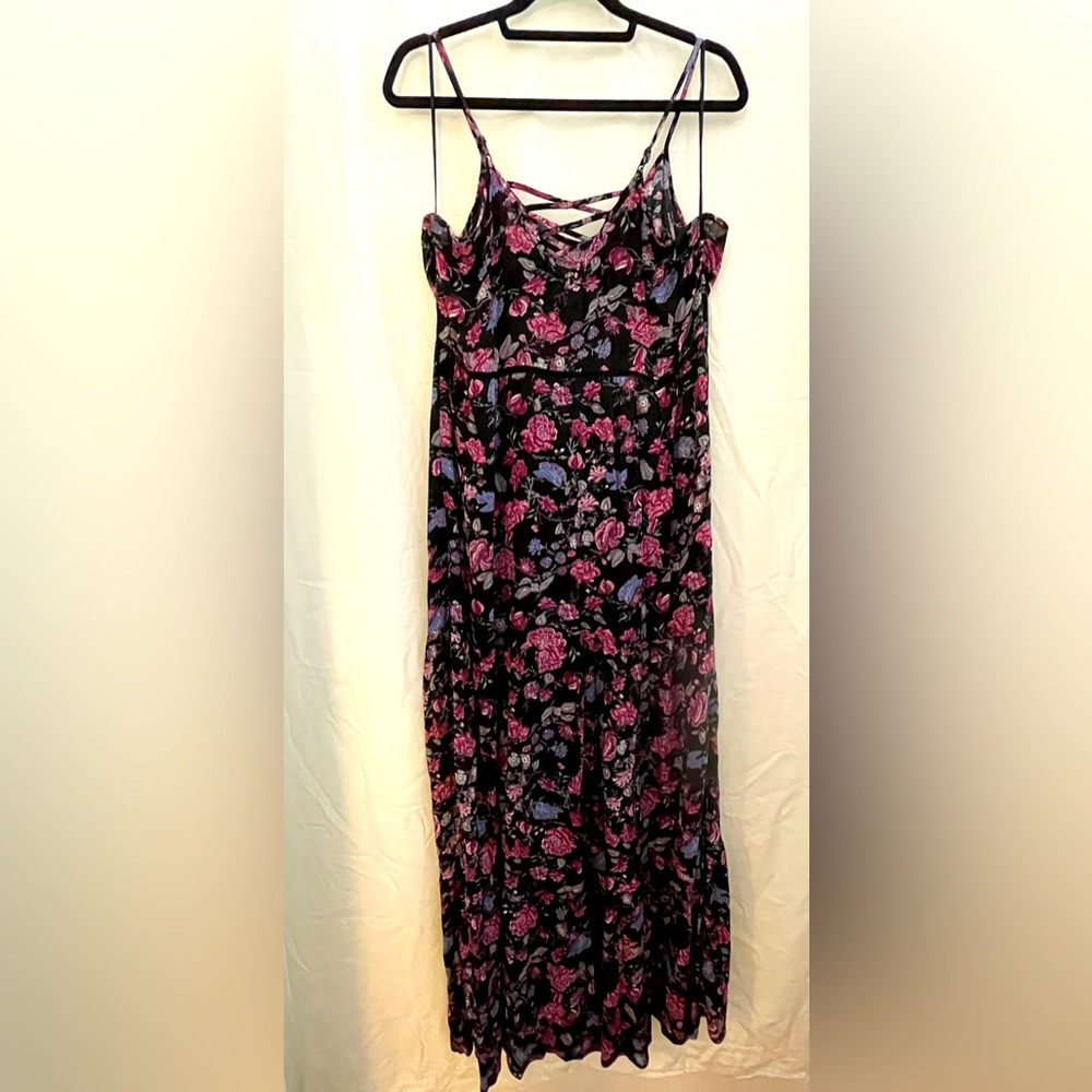 Black Maxi Dress w/Pink, Purple and Grey Flowers Size L